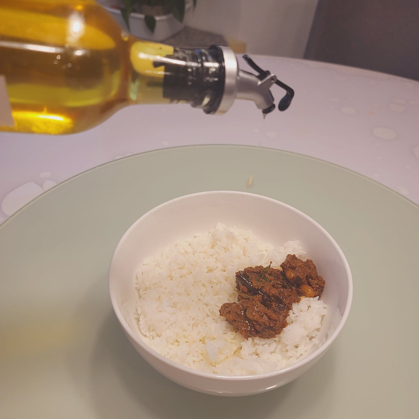 Puliodharai mix with rice and oil